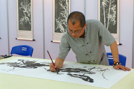 2014中越邊交會(huì)圓滿舉行，河口“紅河旅游特色主題館”成焦點(diǎn)